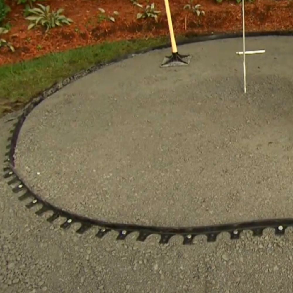 Flexible plastic lawn edging: image 6